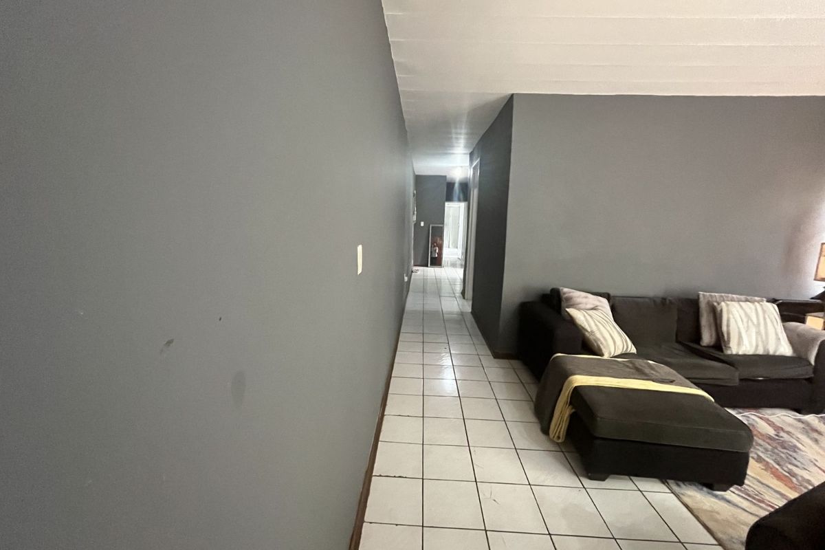 House For Sale in Windsor East - Photo 3