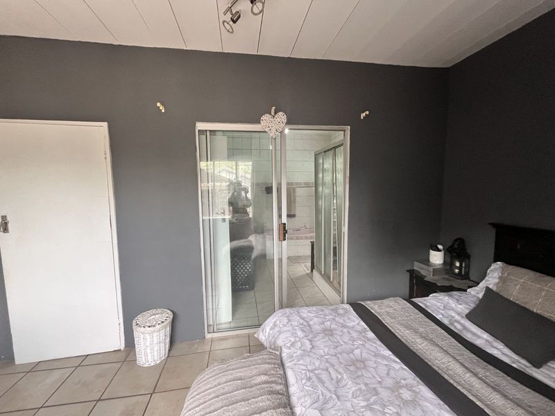 House For Sale in Windsor East - Photo 10
