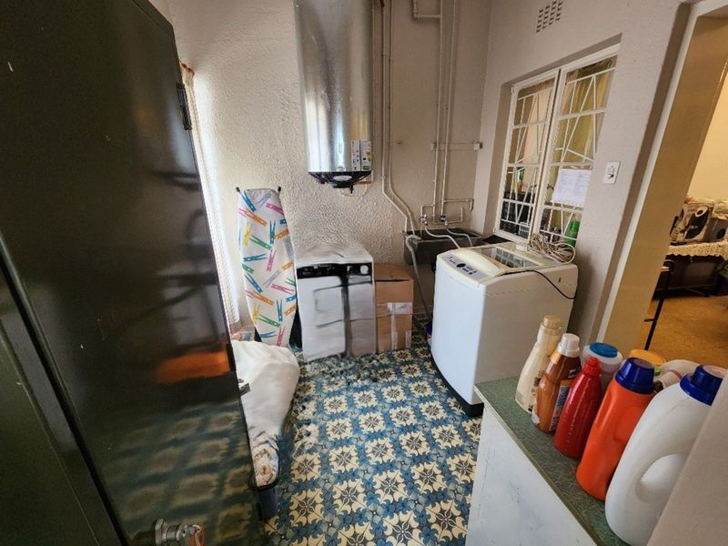 House For Sale in Beaconsfield - Photo 7