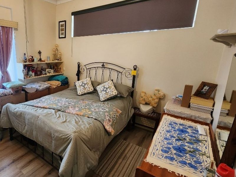 House For Sale in Beaconsfield - Photo 9