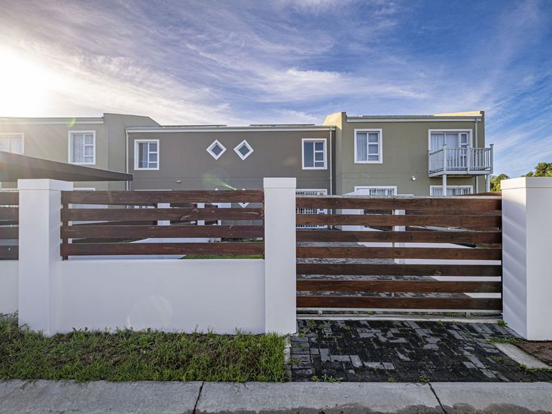 House For Sale in Parsonsvlei - Photo 2