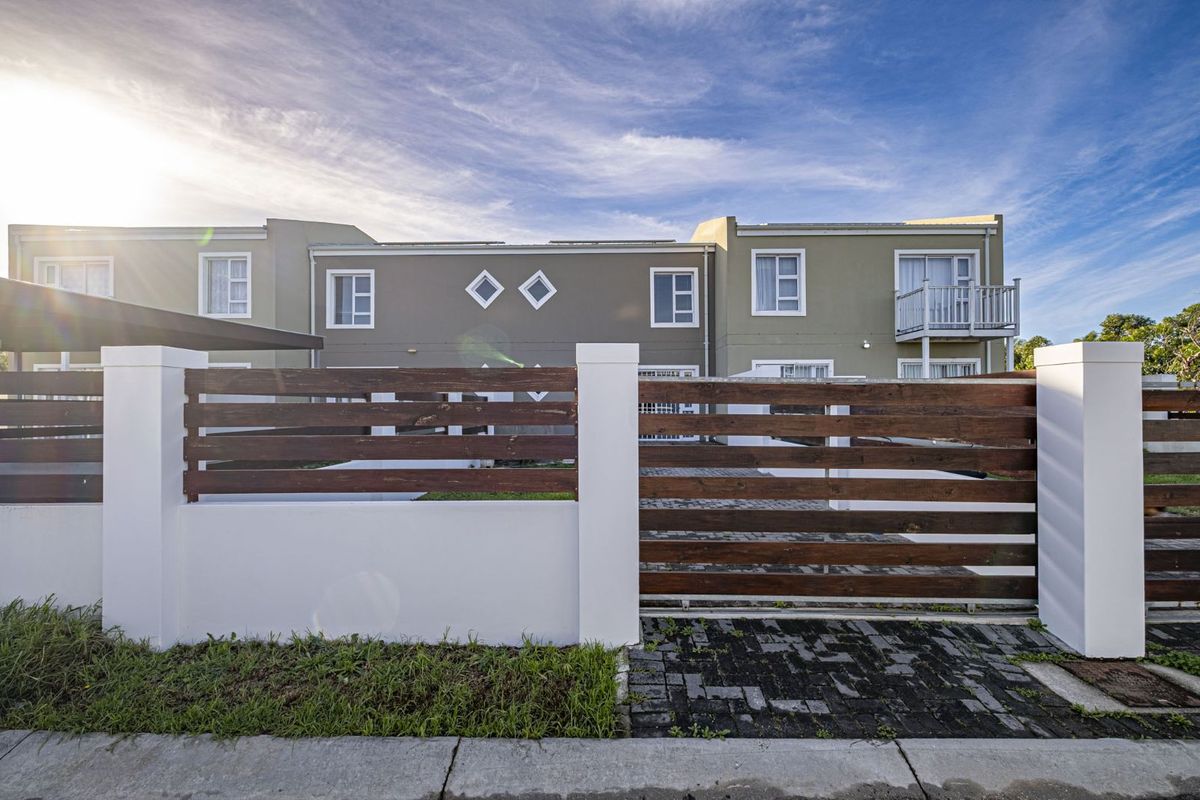 House For Sale in Parsonsvlei - Photo 2