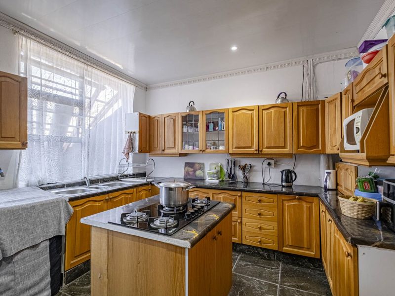 House For Sale in Gqeberha Central - Photo 10