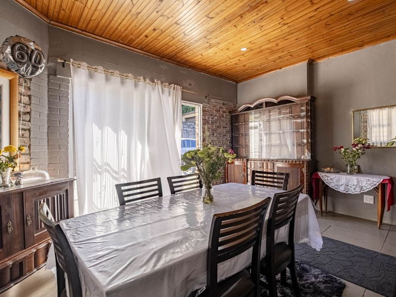 House For Sale in Gqeberha Central - Photo 2