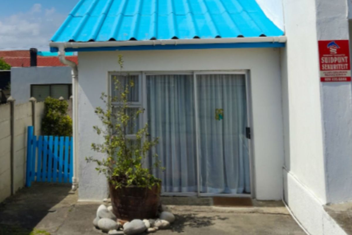 House For Sale in Struisbaai Central - Photo 3
