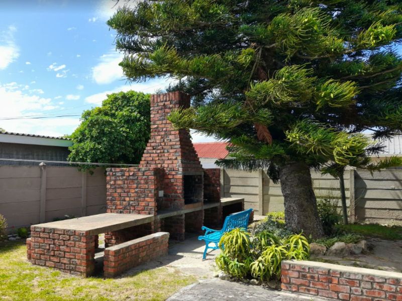 House For Sale in Struisbaai Central - Photo 4