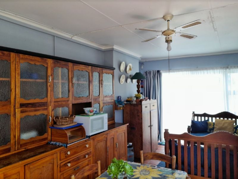 House For Sale in Struisbaai Central - Photo 5