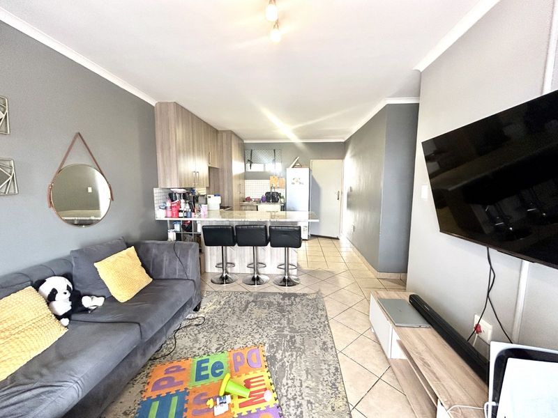 Apartment To Rent in Paramount Estate - Photo 3