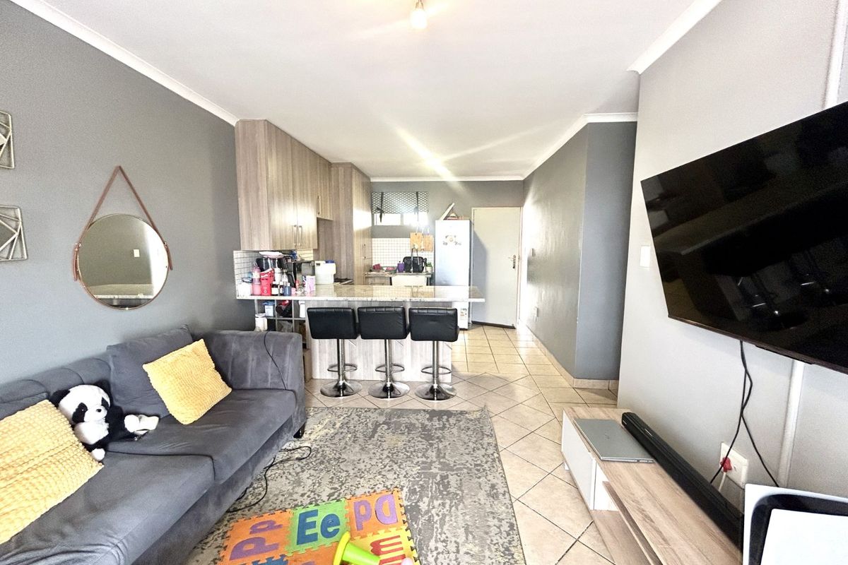 Apartment To Rent in Paramount Estate - Photo 3