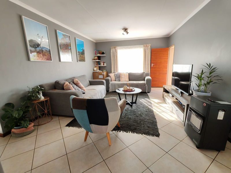 Townhouse To Rent in Monavoni - Photo 8