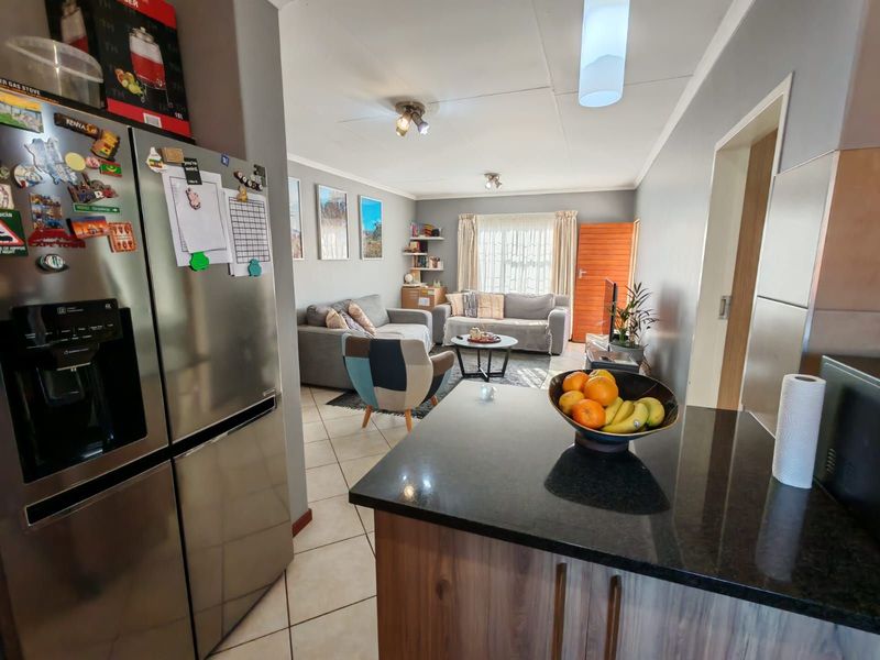 Townhouse To Rent in Monavoni - Photo 7