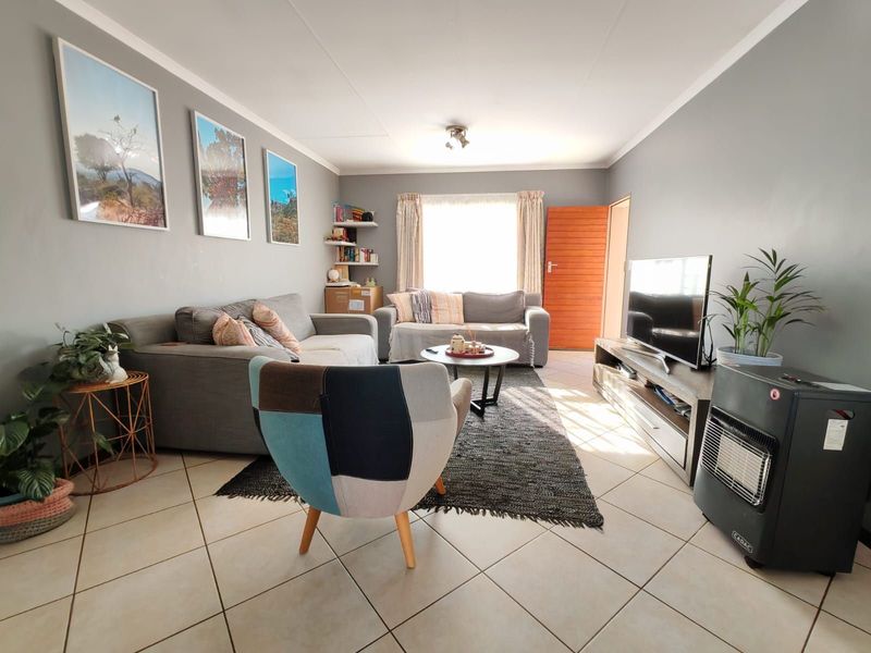 Townhouse To Rent in Monavoni - Photo 2