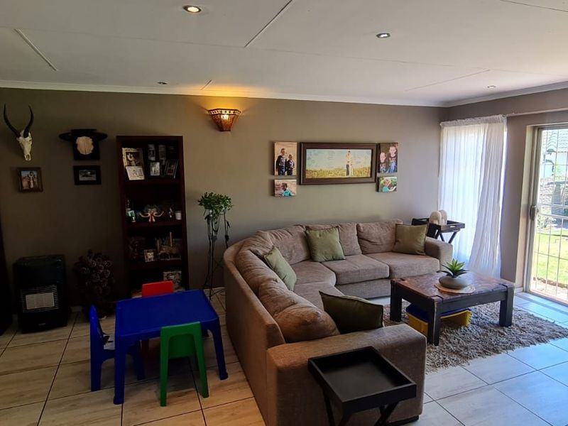 House For Sale in Secunda Central - Photo 7