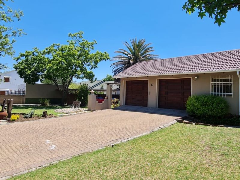 House For Sale in Secunda Central - Photo 2