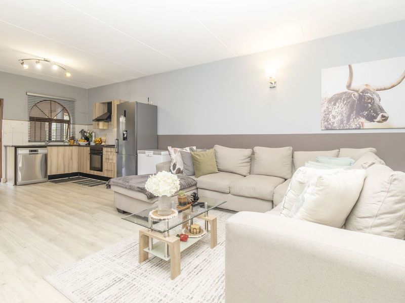 Apartment For Sale in North Riding - Photo 6