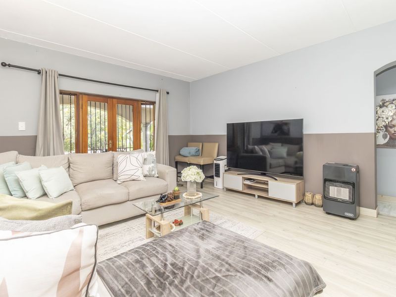 Apartment For Sale in North Riding - Photo 7