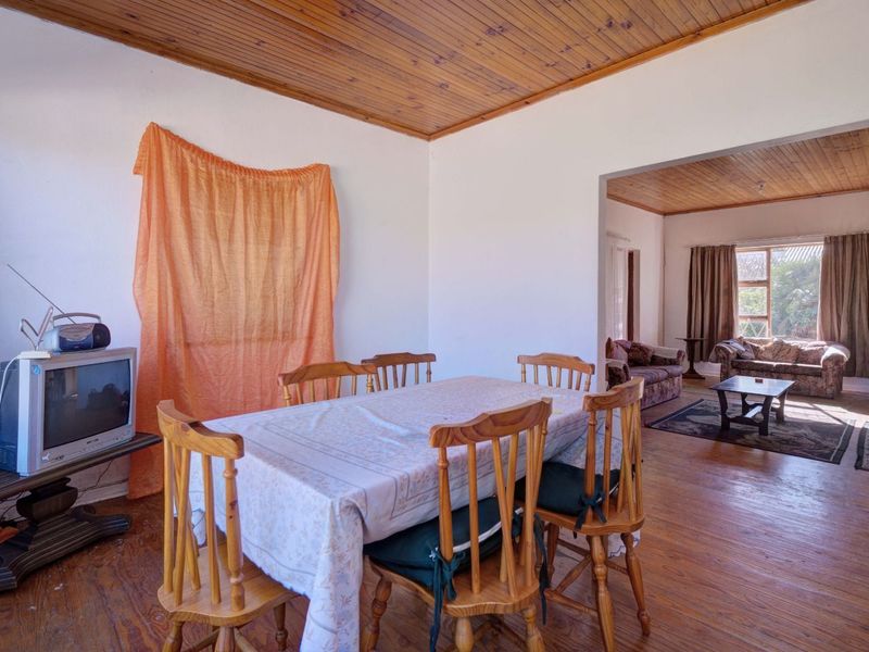 House For Sale in Hillside - Photo 9