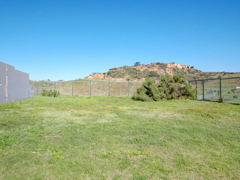 House For Sale in Hillside - Photo 3