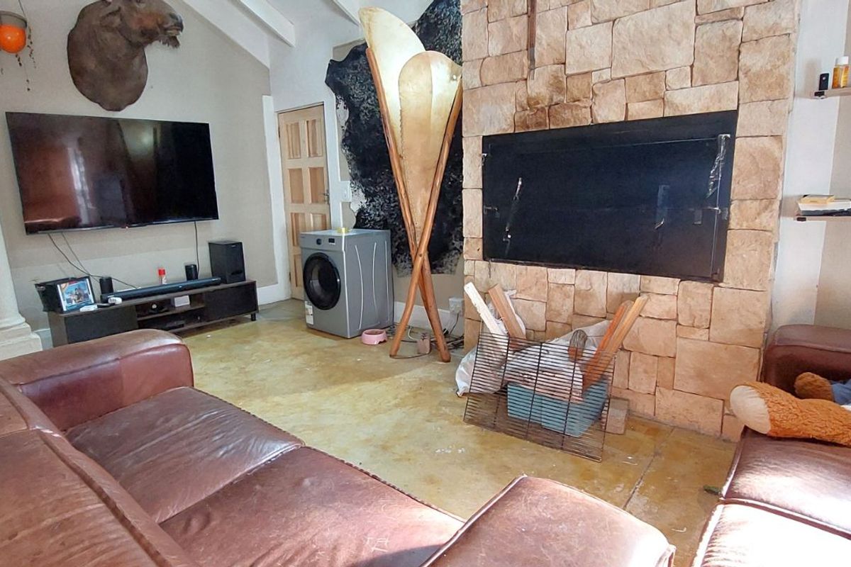 House For Sale in Pine Acres - Photo 2