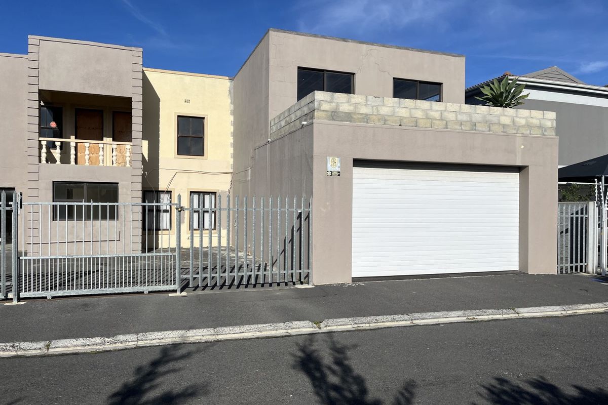 House For Sale in Dobson - Photo 5