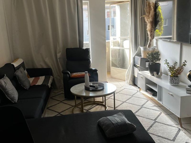 Apartment To Rent in North Riding - Photo 8
