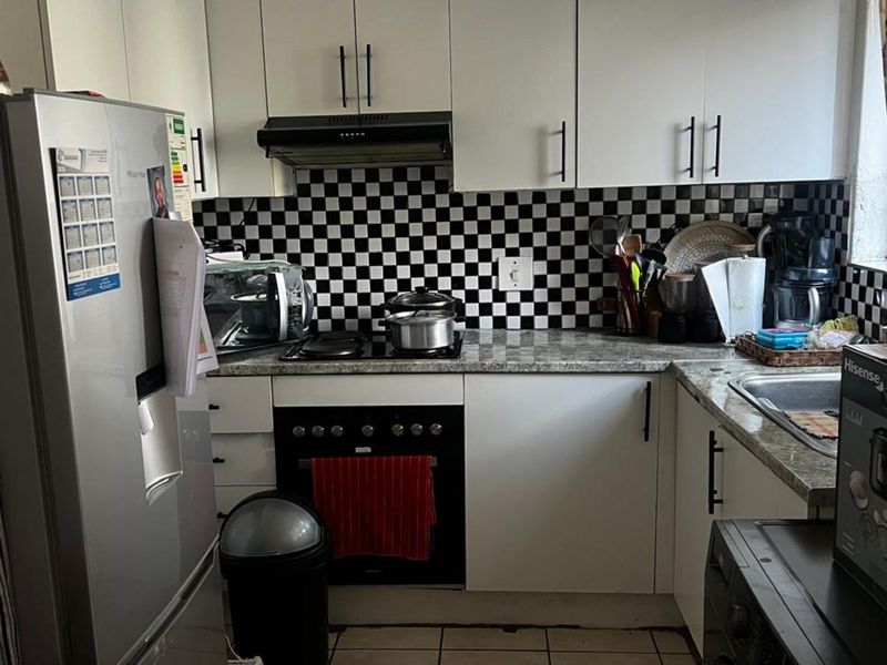 Apartment To Rent in North Riding - Photo 3