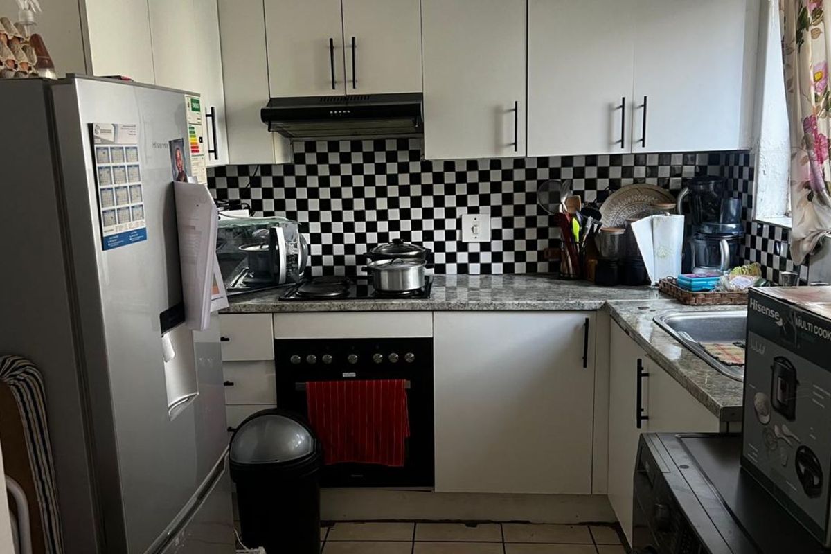 Apartment To Rent in North Riding - Photo 3