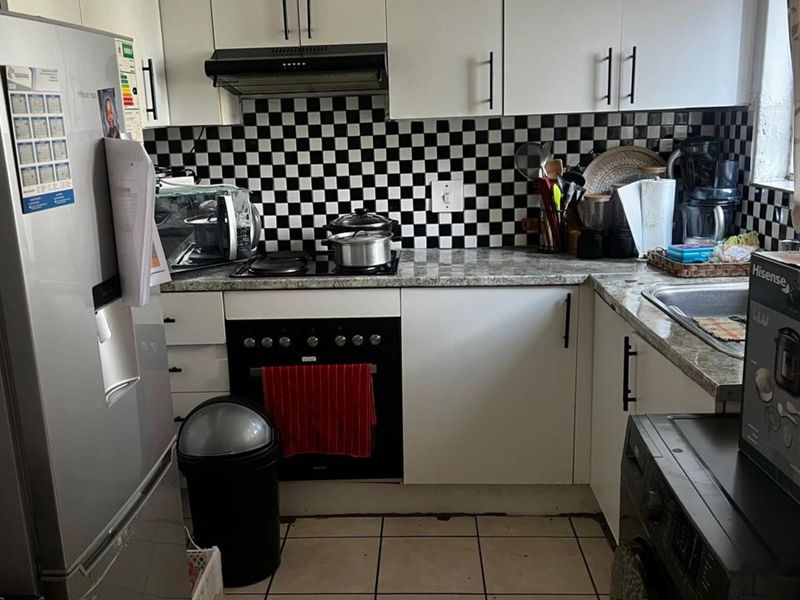 Apartment To Rent in North Riding - Photo 2