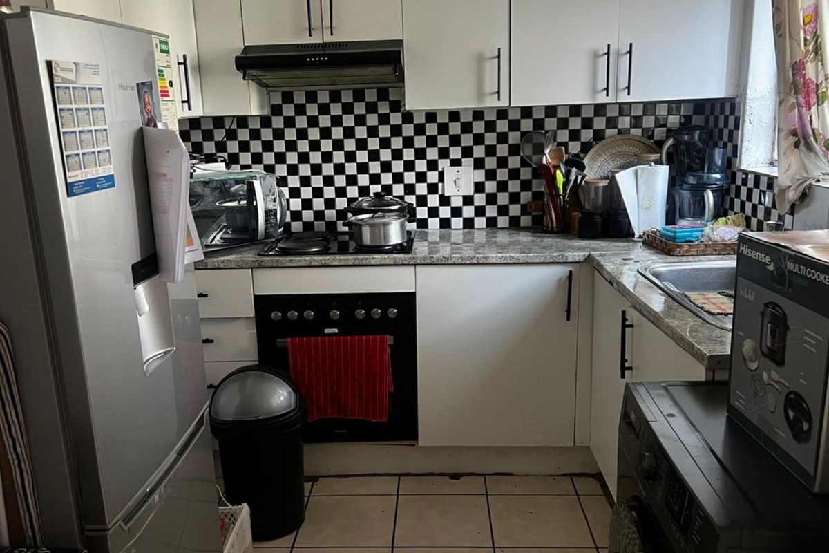 Apartment To Rent in North Riding - Photo 2