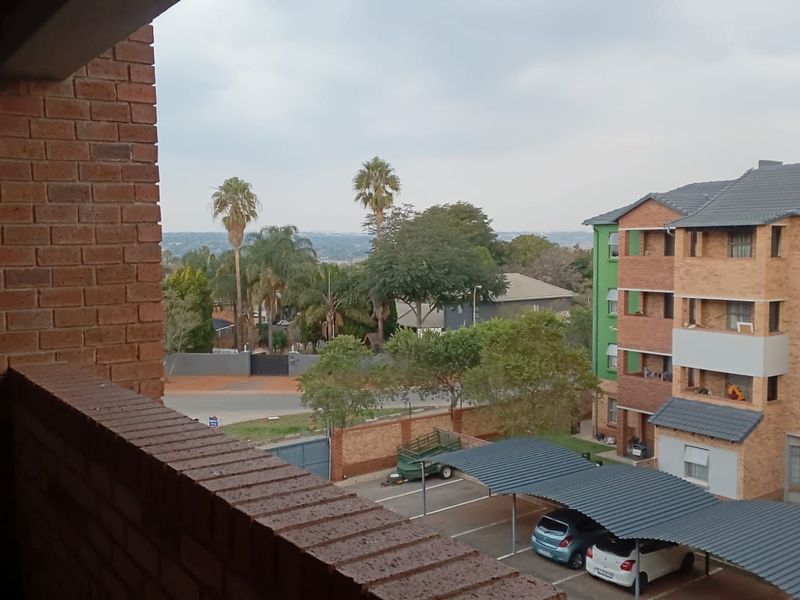 Apartment For Sale in Heuweloord - Photo 2