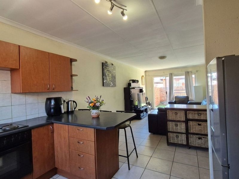 Townhouse For Sale in Celtisdal - Photo 6