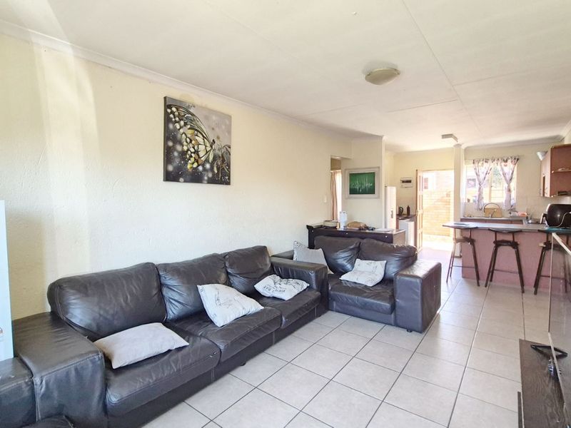 Townhouse For Sale in Celtisdal - Photo 4