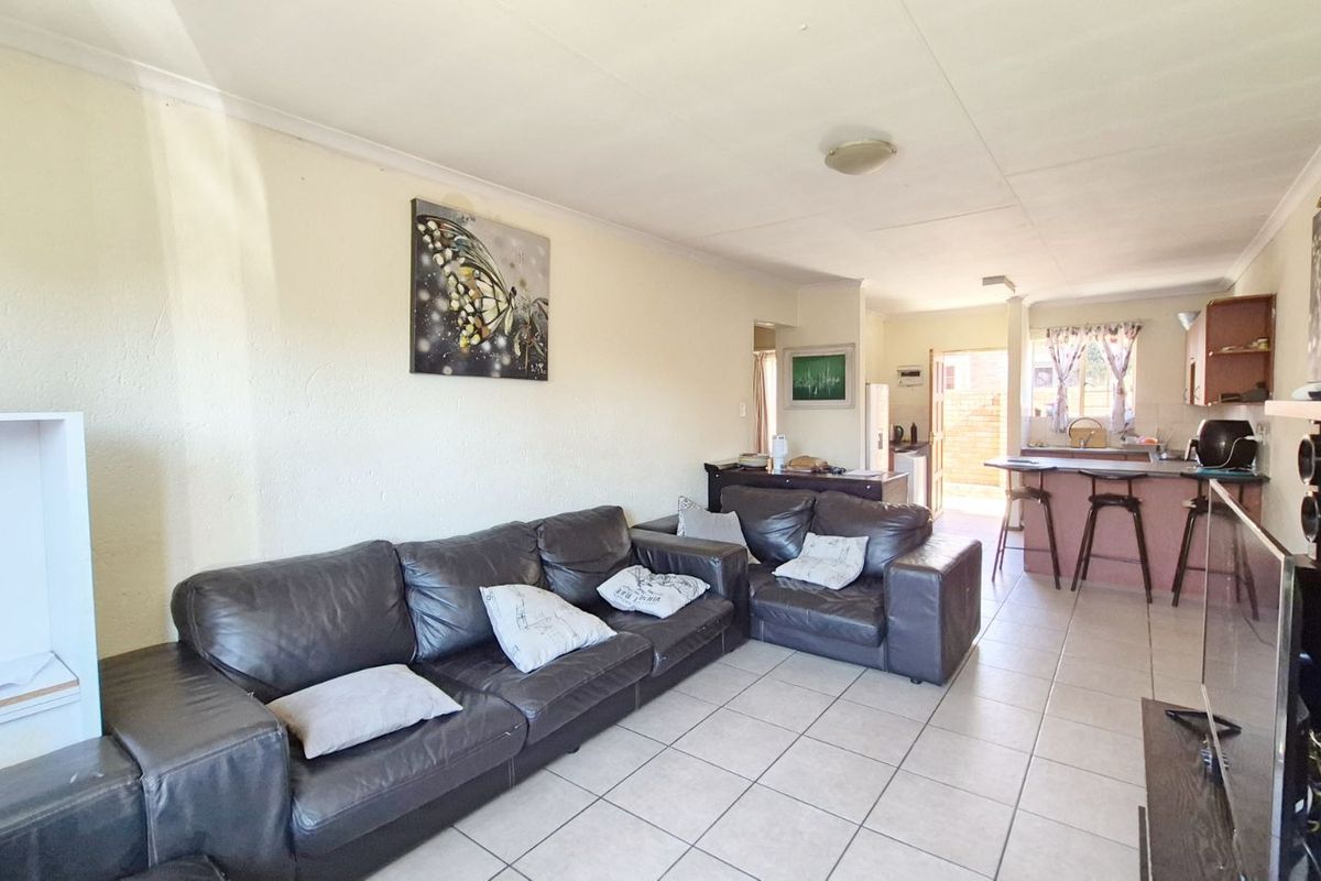 Townhouse For Sale in Celtisdal - Photo 4