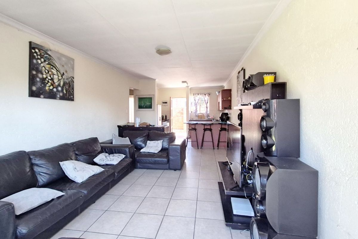 Townhouse For Sale in Celtisdal - Photo 5