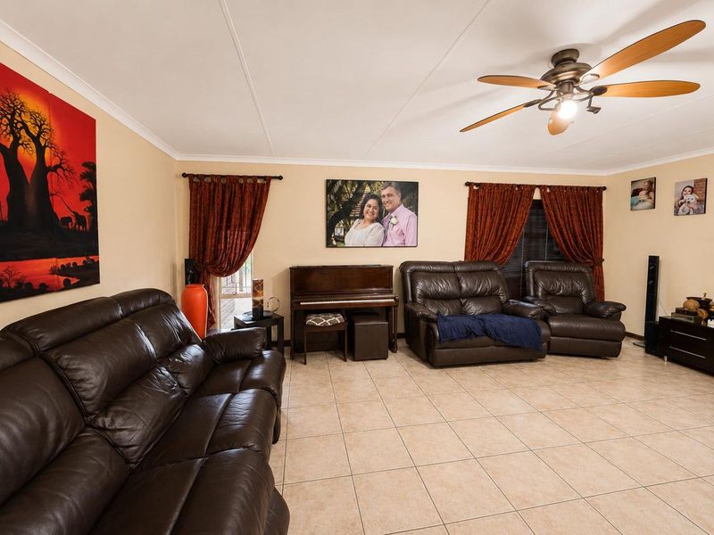House For Sale in Secunda Central - Photo 5