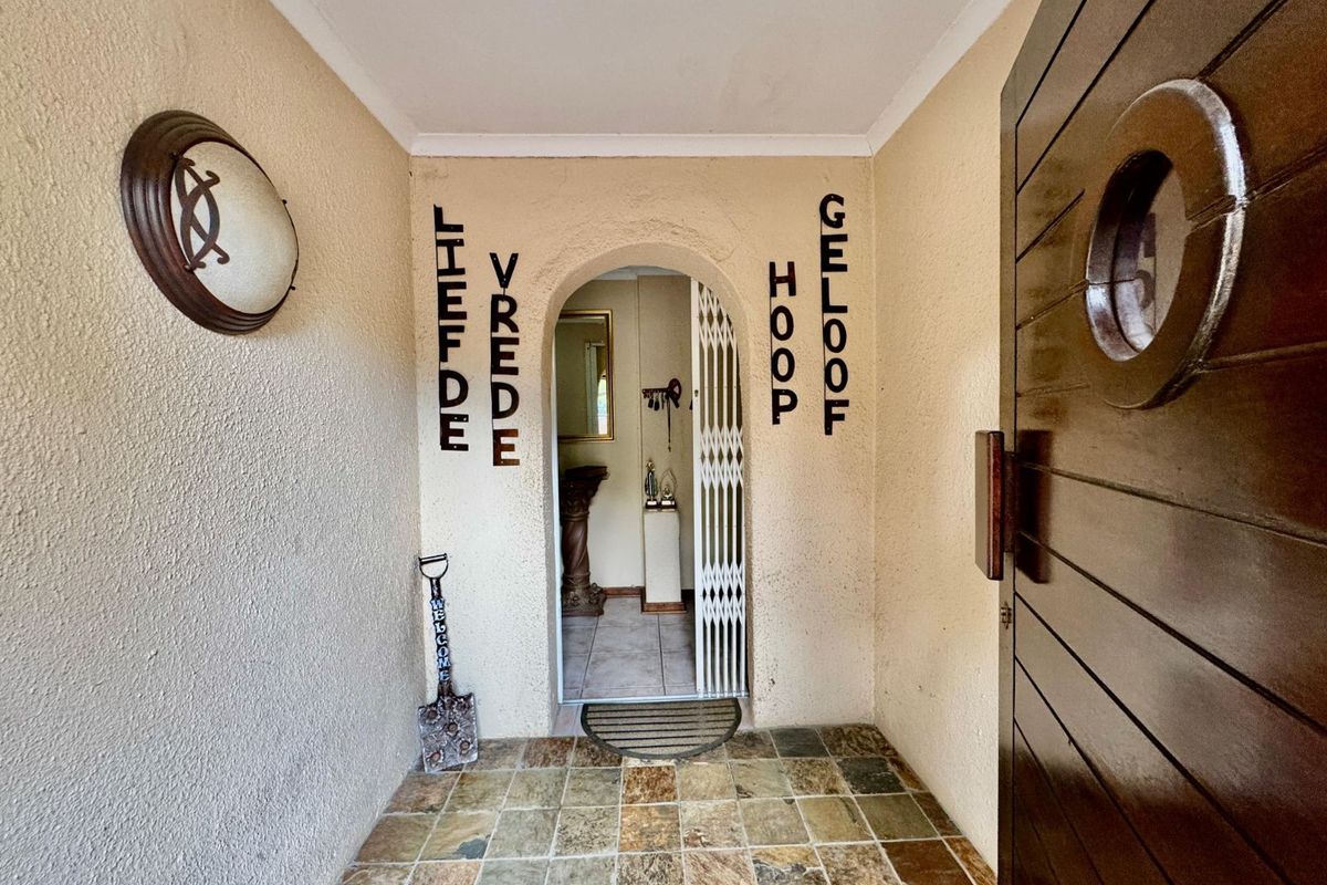 House For Sale in Secunda Central - Photo 4