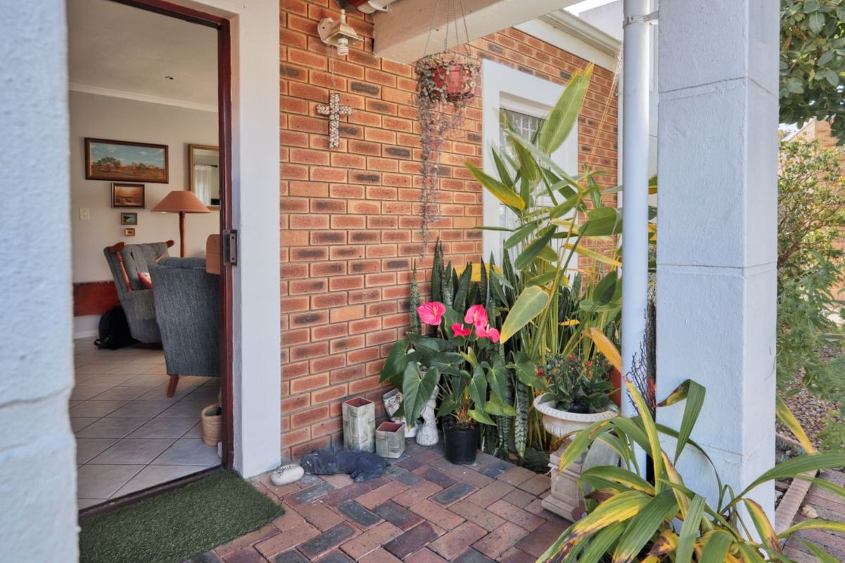 House For Sale in Sonstraal Heights - Photo 5