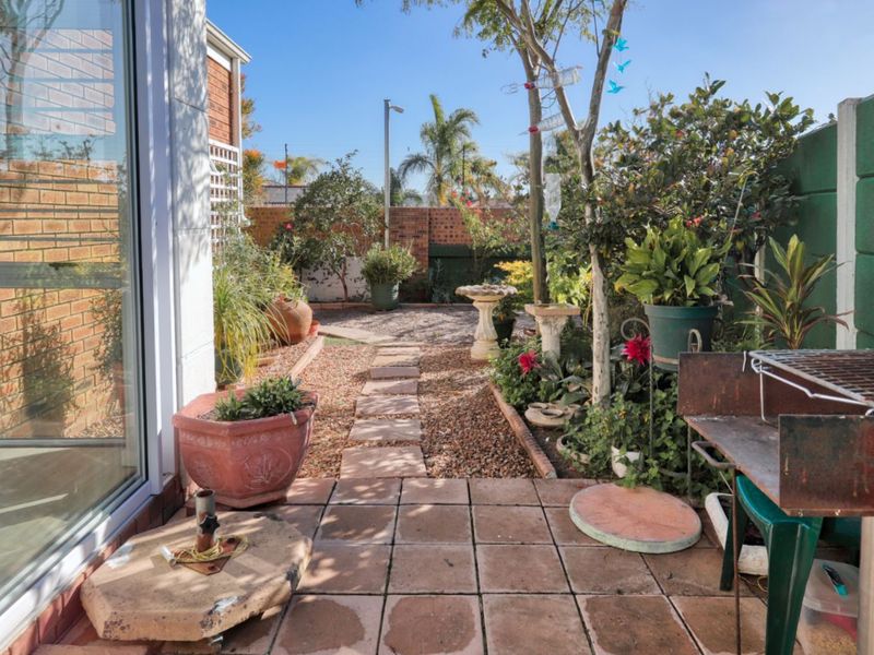 House For Sale in Sonstraal Heights - Photo 9