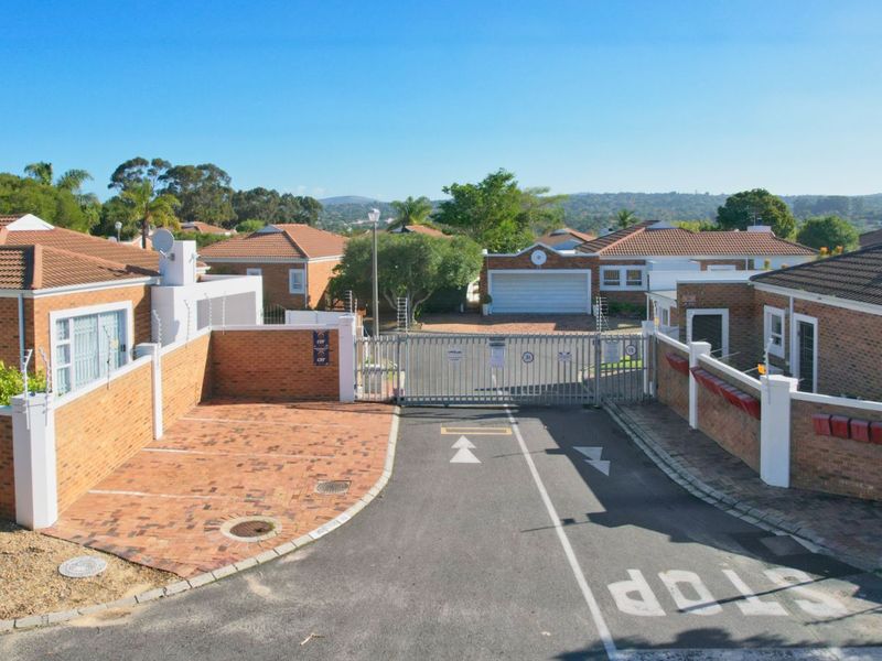 House For Sale in Sonstraal Heights - Photo 3