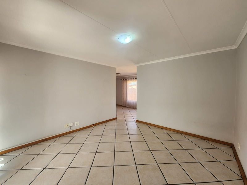 Townhouse For Sale in Amberfield - Photo 7