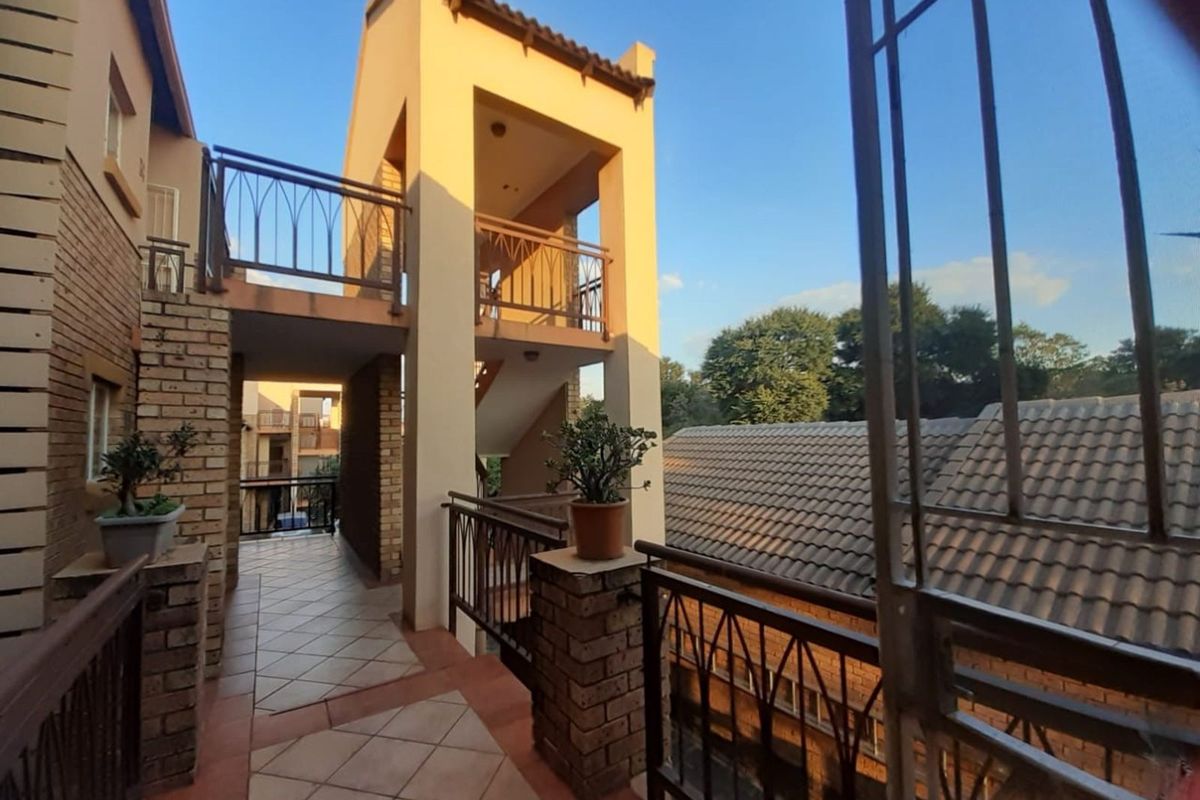 Apartment For Sale in Highveld - Photo 2