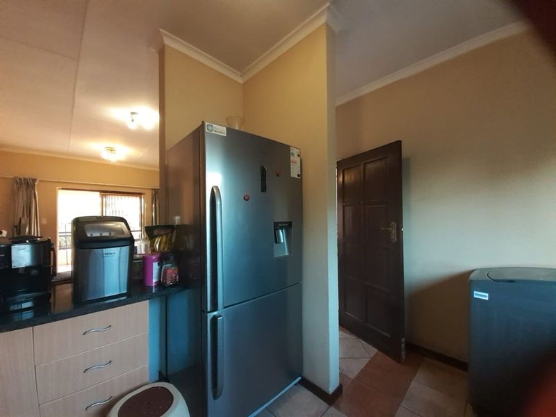 Apartment For Sale in Highveld - Photo 7