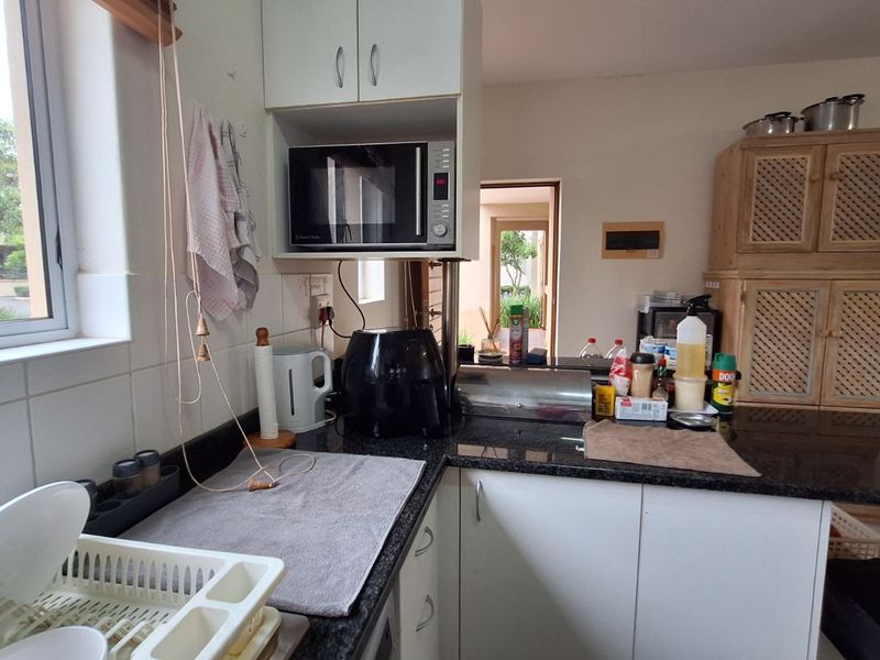 Apartment For Sale in Sheffield Beach - Photo 8