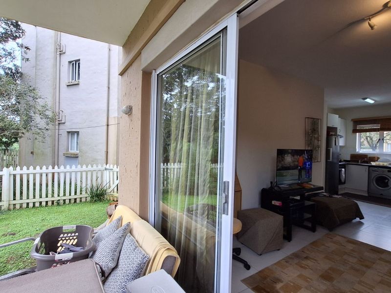 Apartment For Sale in Sheffield Beach - Photo 3