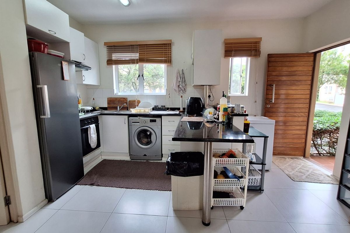 Apartment For Sale in Sheffield Beach - Photo 5