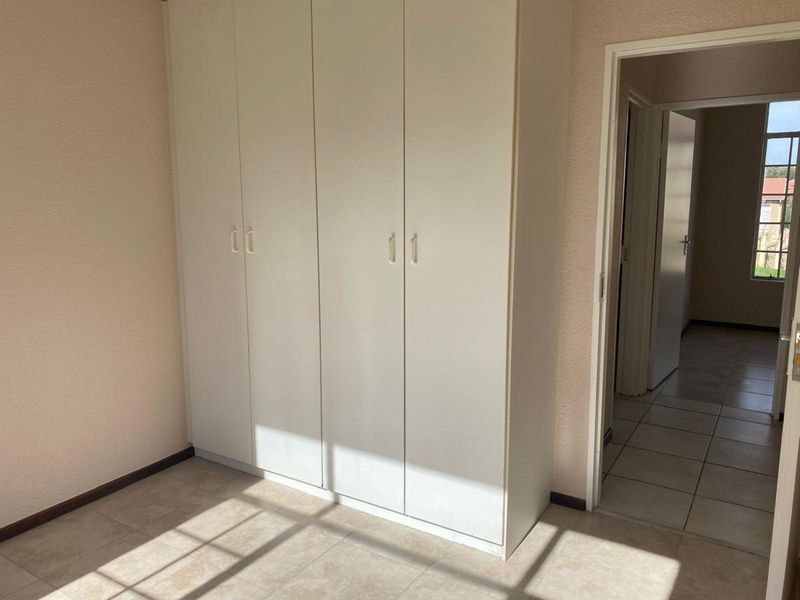 Apartment For Sale in Laser Park - Photo 9