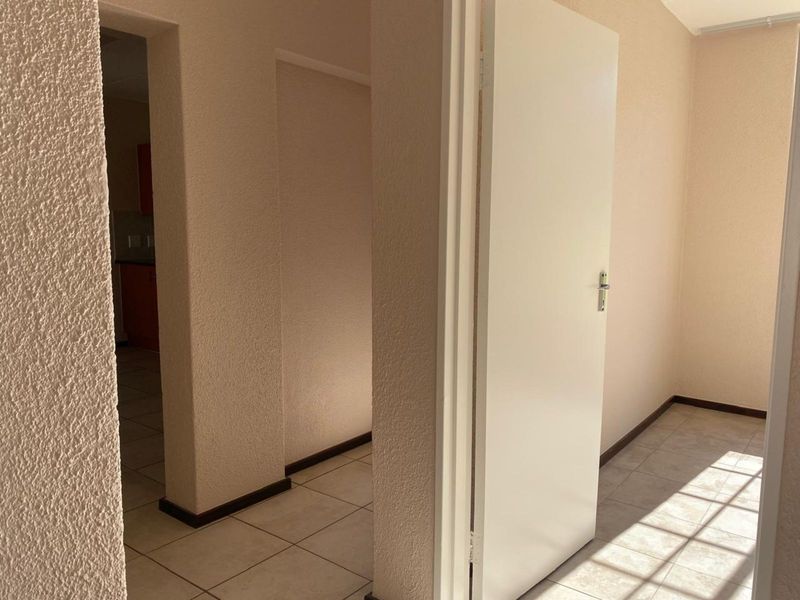 Apartment For Sale in Laser Park - Photo 7