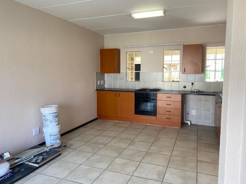 Apartment For Sale in Laser Park - Photo 4