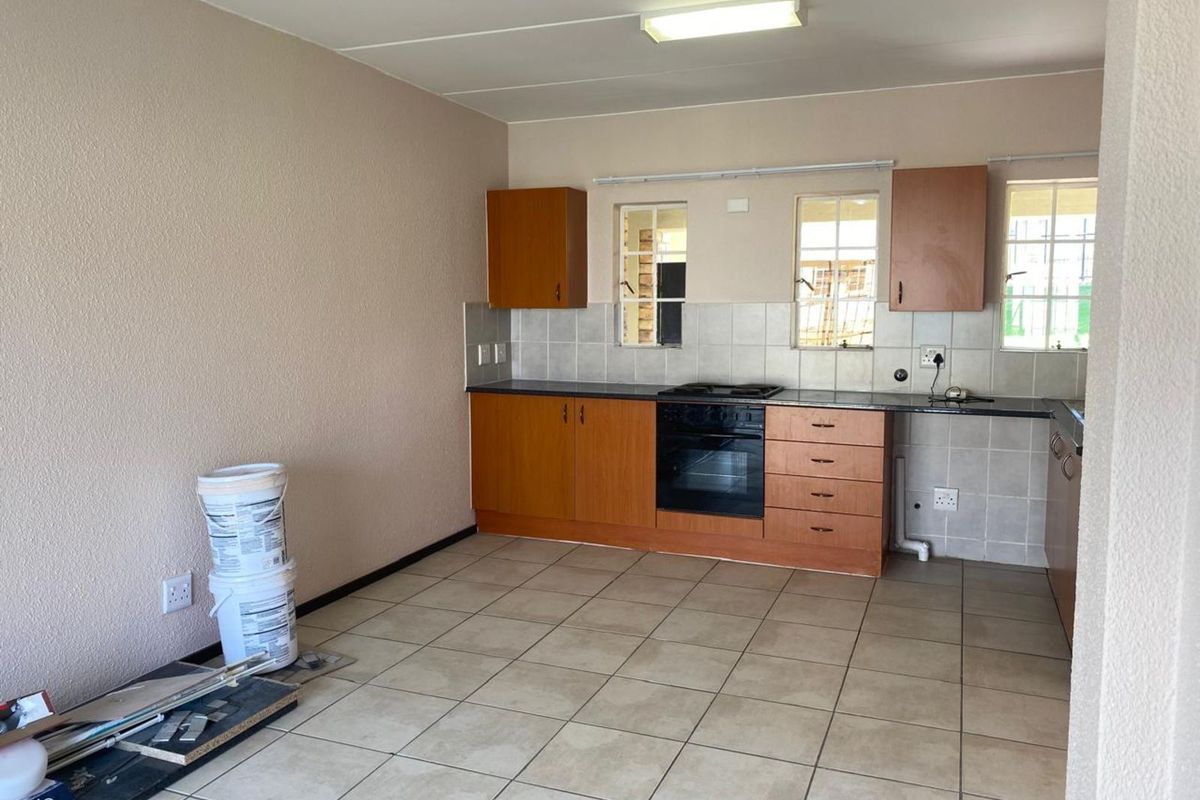 Apartment For Sale in Laser Park - Photo 4