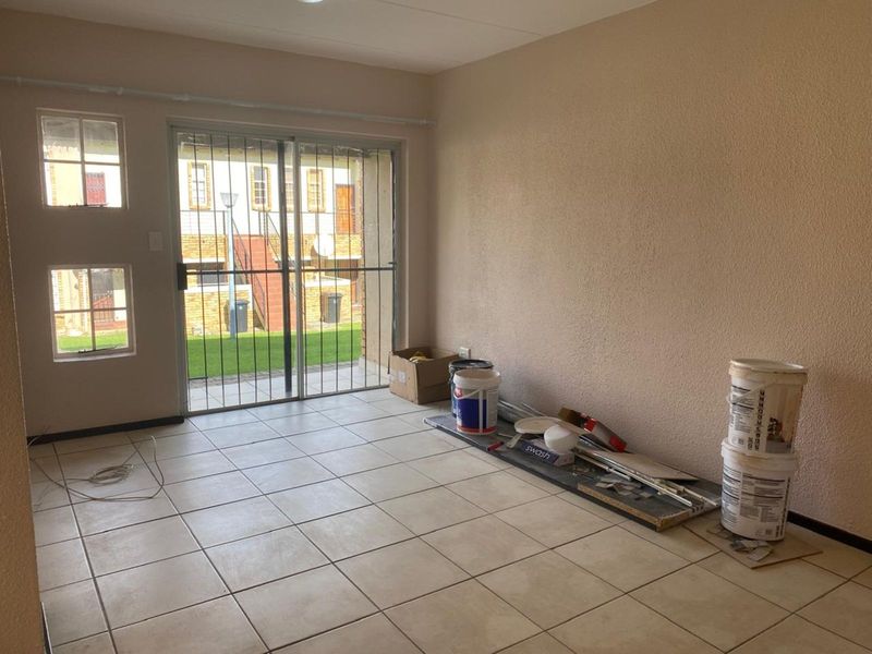 Apartment For Sale in Laser Park - Photo 3